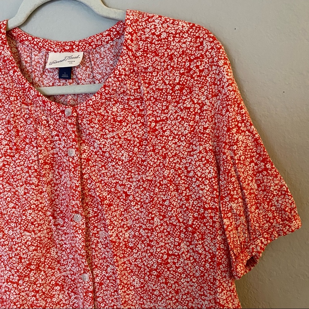 Universal Thread Red Floral Front Button Shirt/Bl… - image 1